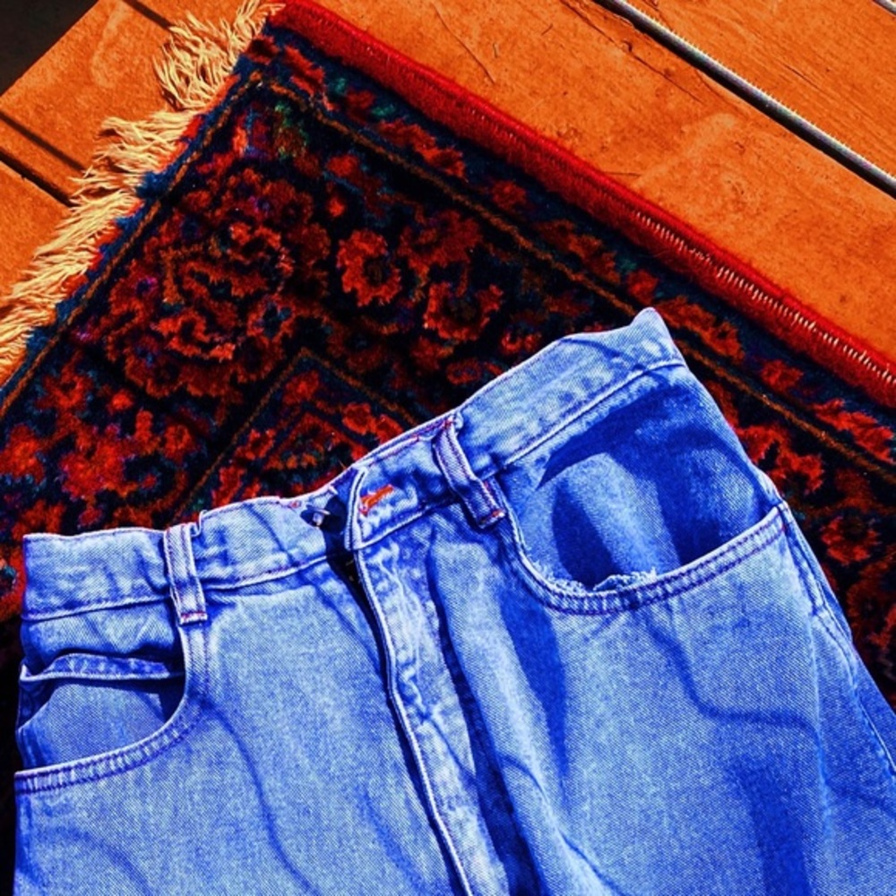 vintage lightwash high waisted jeans 🌊 - Picture 6 of 9